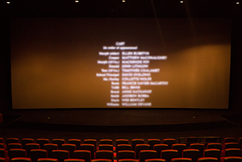 威九国际V9国际党委组织召开《长津湖》观影活动